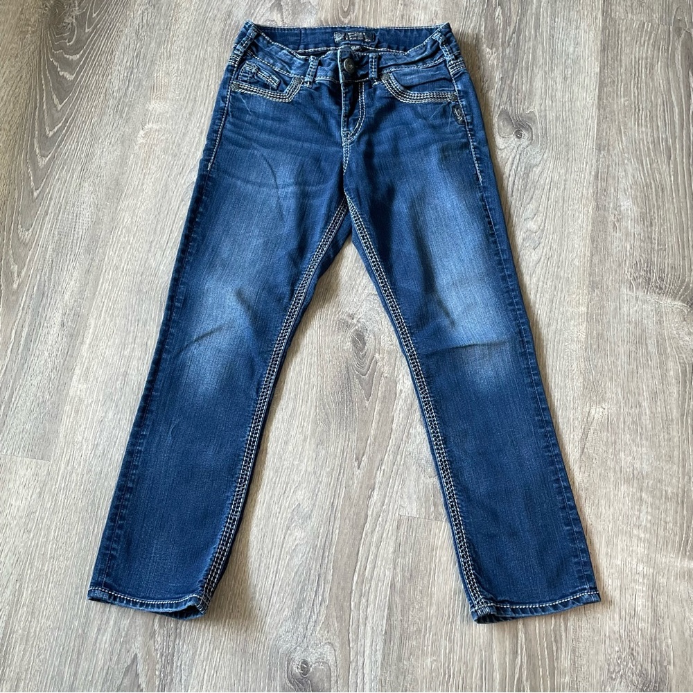 Silver Jeans Suki Size 26 Women’s Medium Wash Cropped Embellished Capri Jeans